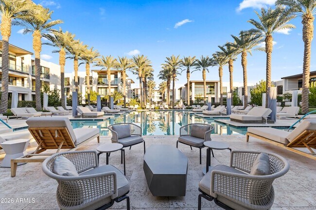 Building Photo - 6587 N Palmeraie Blvd