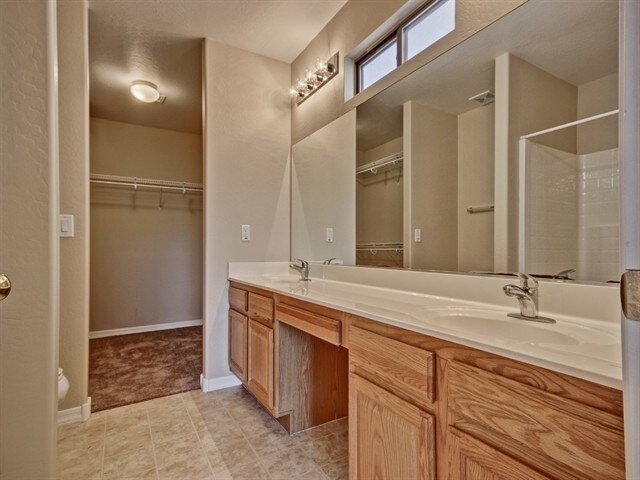 Building Photo - 11229 W Mariposa Dr