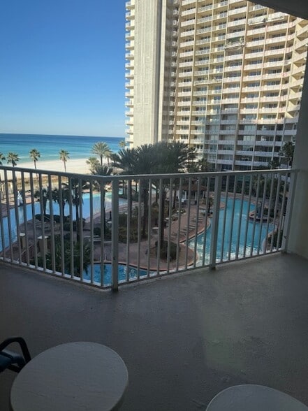 Building Photo - 9900 S Thomas Dr