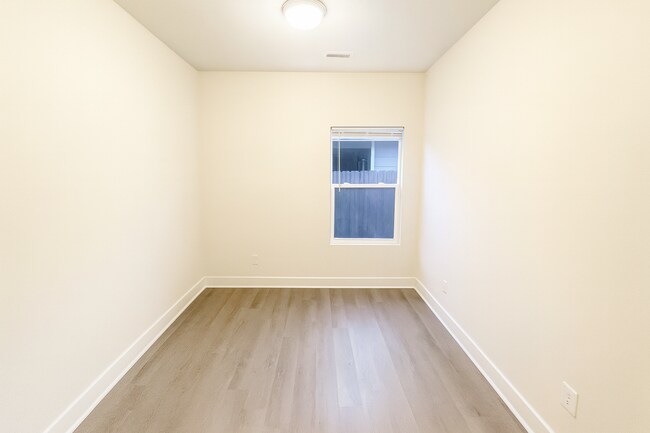 Building Photo - 11649/51 E Harry Ct