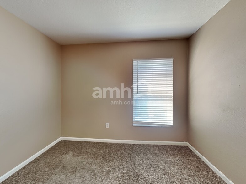 Building Photo - 1107 Summer Breeze Dr