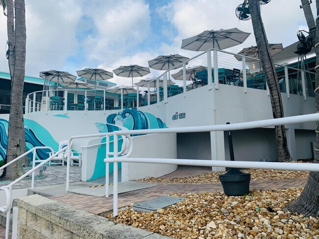 Building Photo - 975 NW Flagler Ave