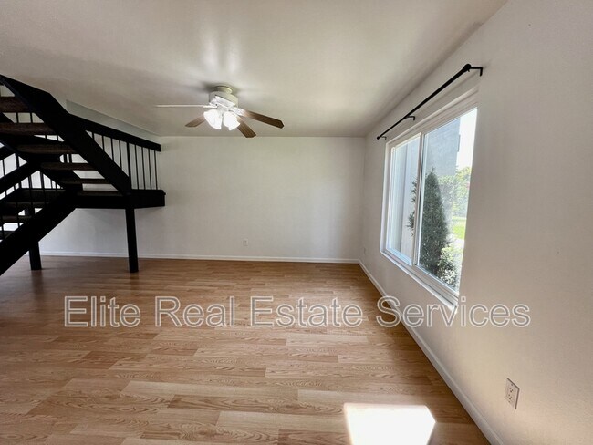 Building Photo - 10633 Aristocrat Ct