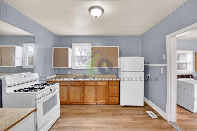 Building Photo - Newly Remodeled 3 Bedroom Home In Muskegon Heights!!