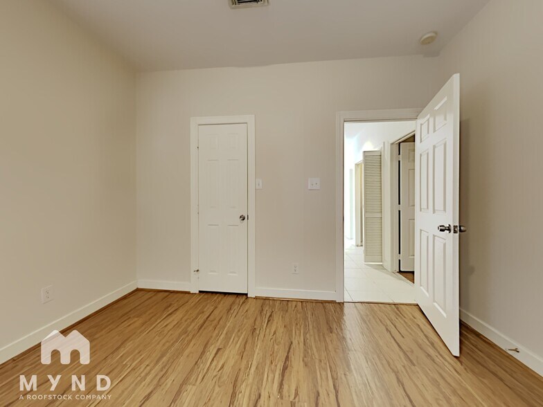 Building Photo - 5343 Kiam St