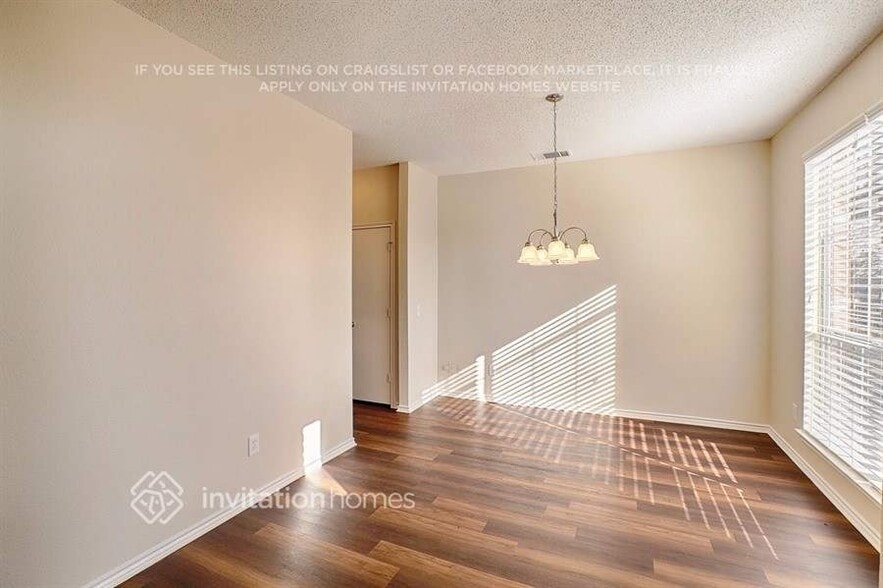 Building Photo - 312 Bridlegate Dr