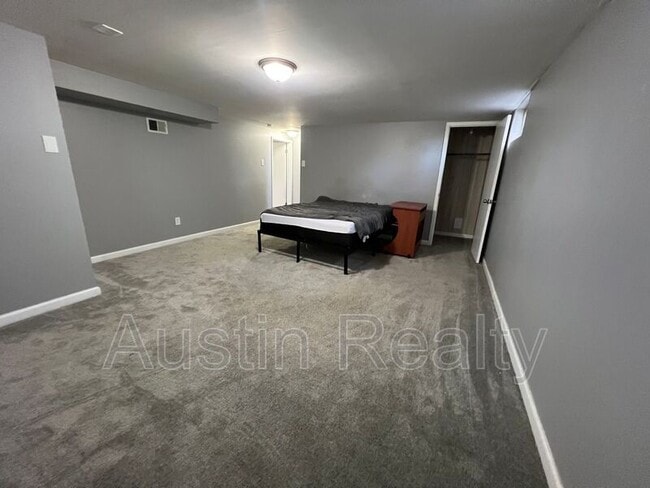 Building Photo - 4222 Wright Ave