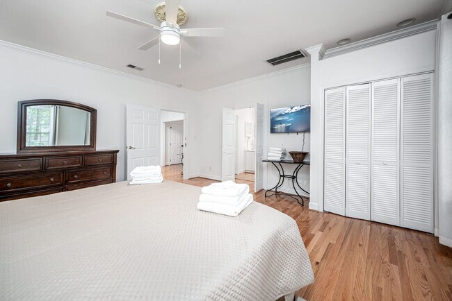 Building Photo - 11468 Club Dr