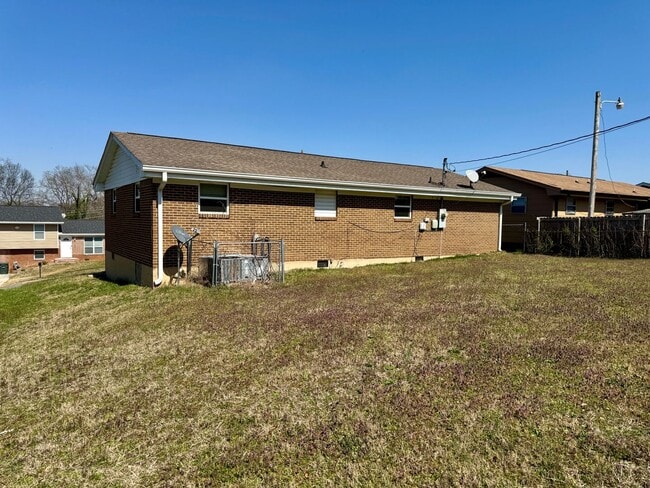 Building Photo - 1412 Carousel Rd