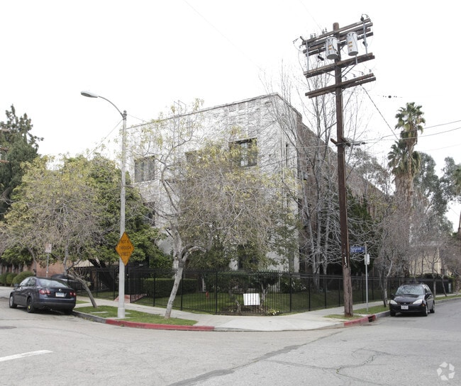 Building Photo - 1756 Tamarind Ave