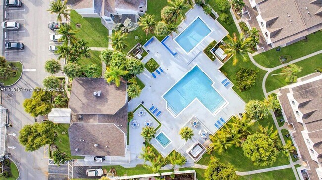 Building Photo - 17500 NW 67th Pl