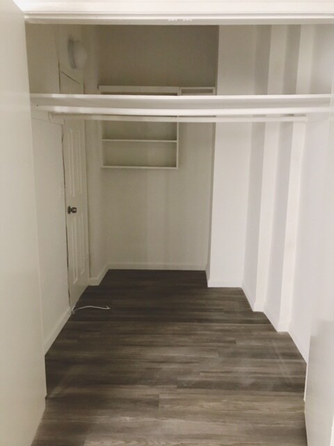 Building Photo - 440 S Oxford Ave