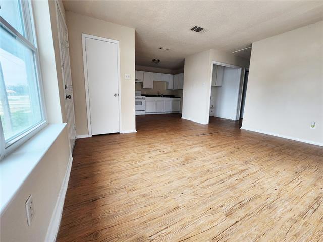 Building Photo - 4304 S Cravens Rd