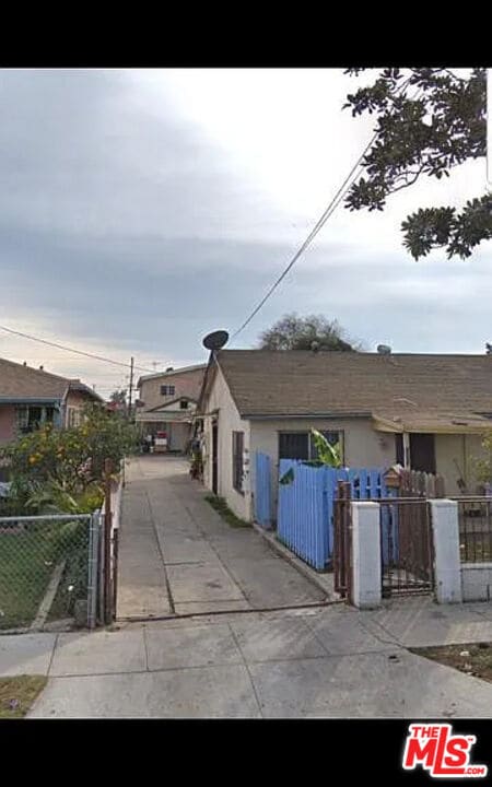 Building Photo - 4052 W 103rd St