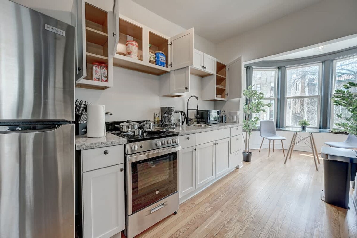 Building Photo - 1930 N Prospect Ave