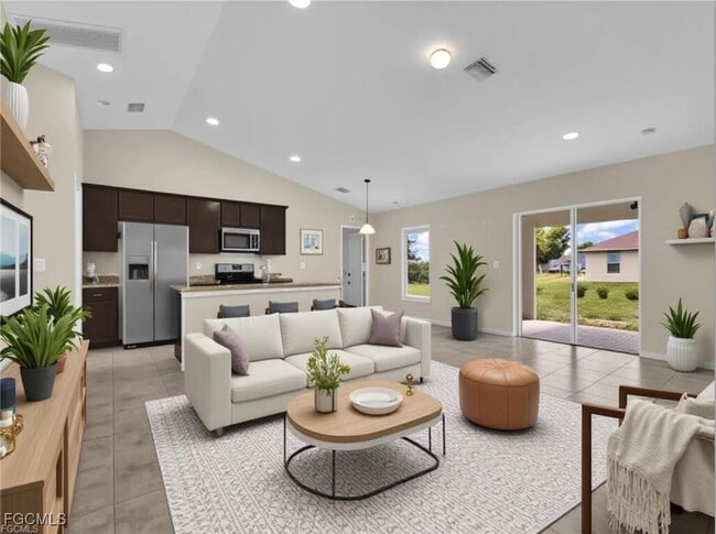 Building Photo - 1700 NE 5th Pl