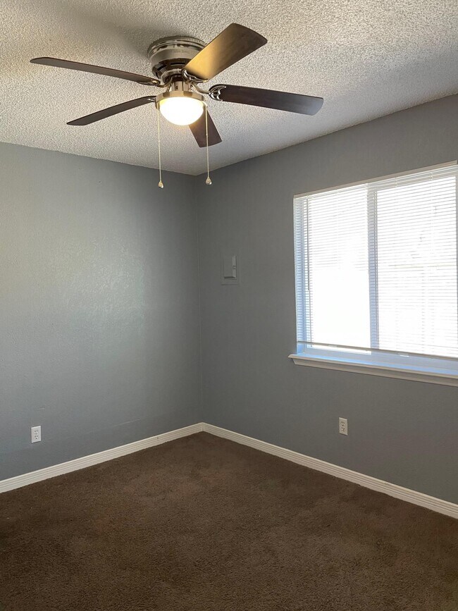 Building Photo - 8137 Staghorn Dr