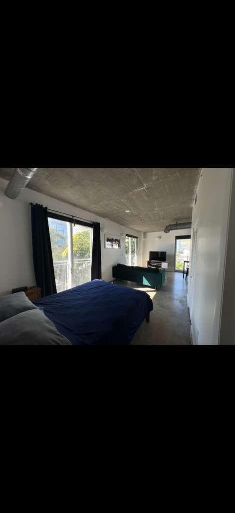 Building Photo - 455 NE 25th St