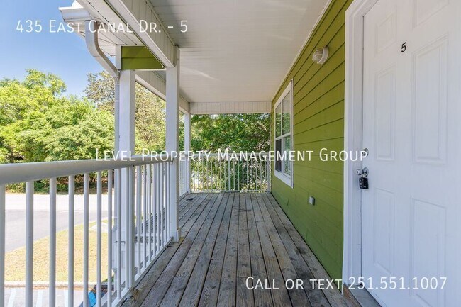 Building Photo - 435 E Canal Dr