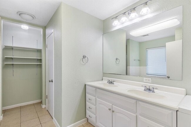 Building Photo - 5310 6th St