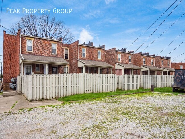 Building Photo - 1236 S Washington Ave