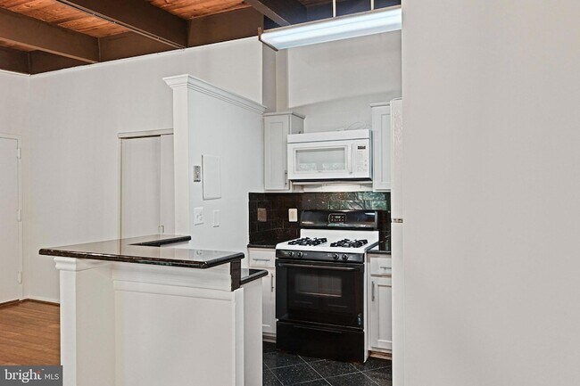 Building Photo - 7857 Enola St