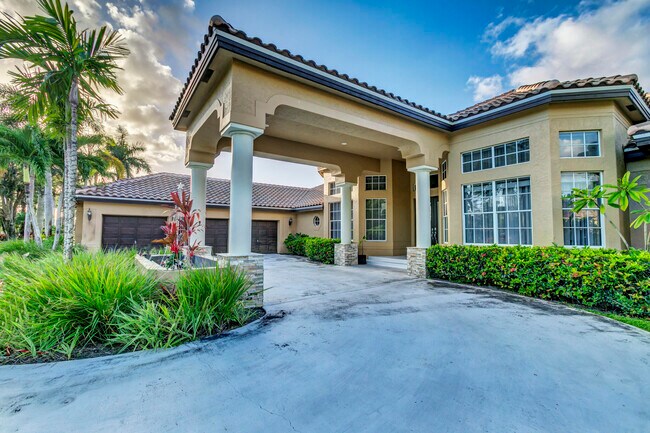 Building Photo - 8205 Woodsmuir Dr