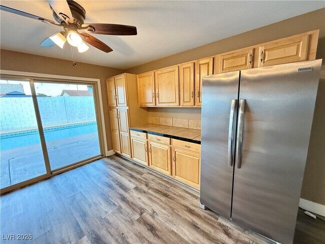 Building Photo - 6236 W Elmira Dr