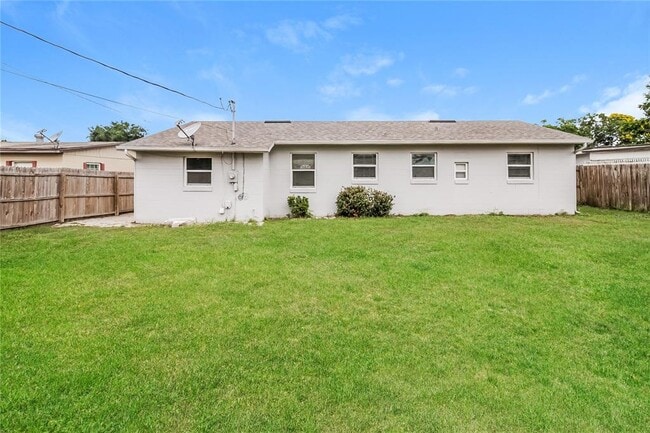 Building Photo - 367 Notre Dame Dr