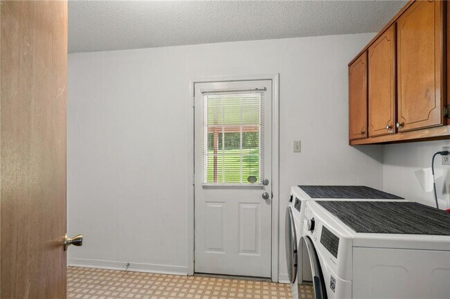 Building Photo - 5095 W Celtic Dr