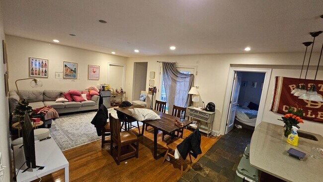 Building Photo - 50 Greycliff Rd