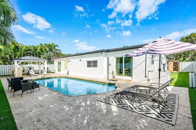 Building Photo - 124 Oregon Ln