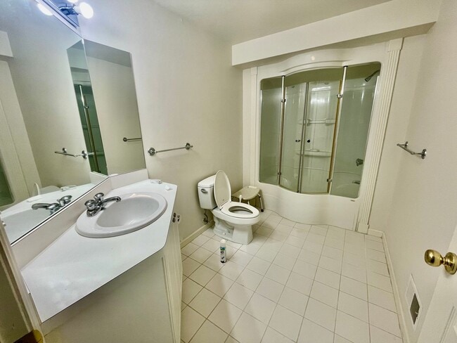 Building Photo - 2 bed 2 bath- Adams Point