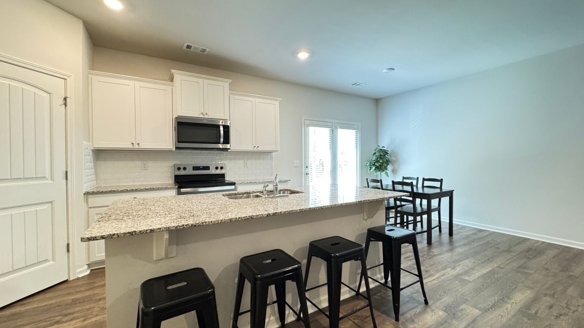 Building Photo - 488 Stoneybrook Dr