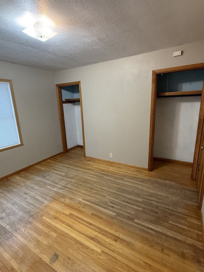 Building Photo - 951 Park Ave