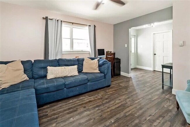 Building Photo - 723 Lehigh St