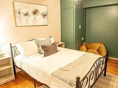 Building Photo - Fully Furnished 4BR Bungalow in Prime Forest Dr Location