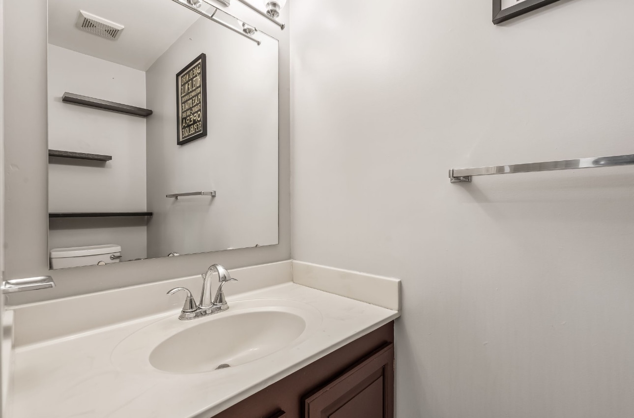 Building Photo - 7385 Hidden Knolls Ct