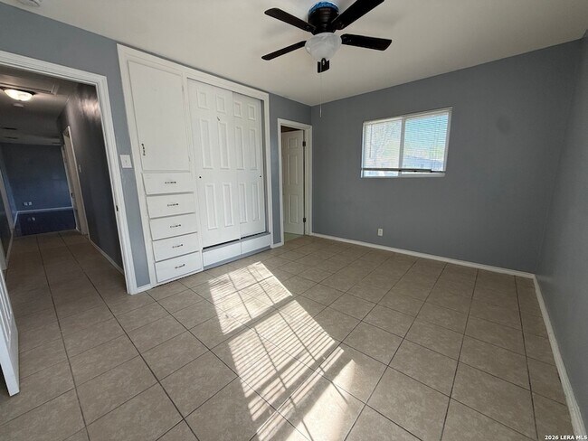 Building Photo - 3730 La Sabre Dr