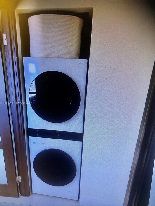 Building Photo - 20515 E Country Club Dr