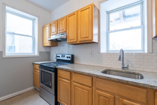 Building Photo - 2219 N 16th St