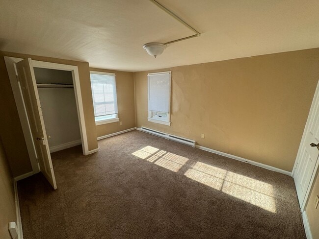 Building Photo - semi-detached home