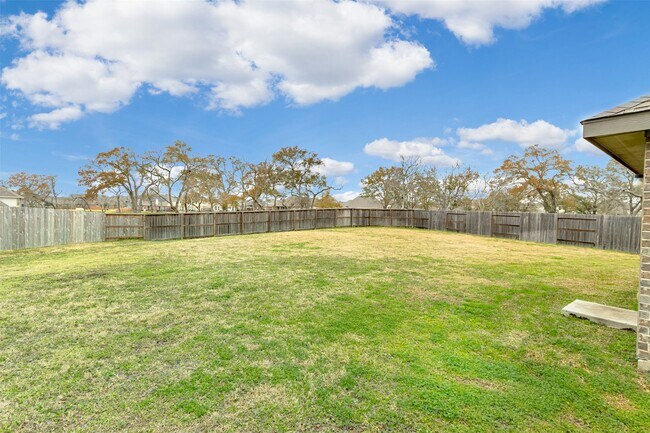 Building Photo - 5402 Logan Dale Dr