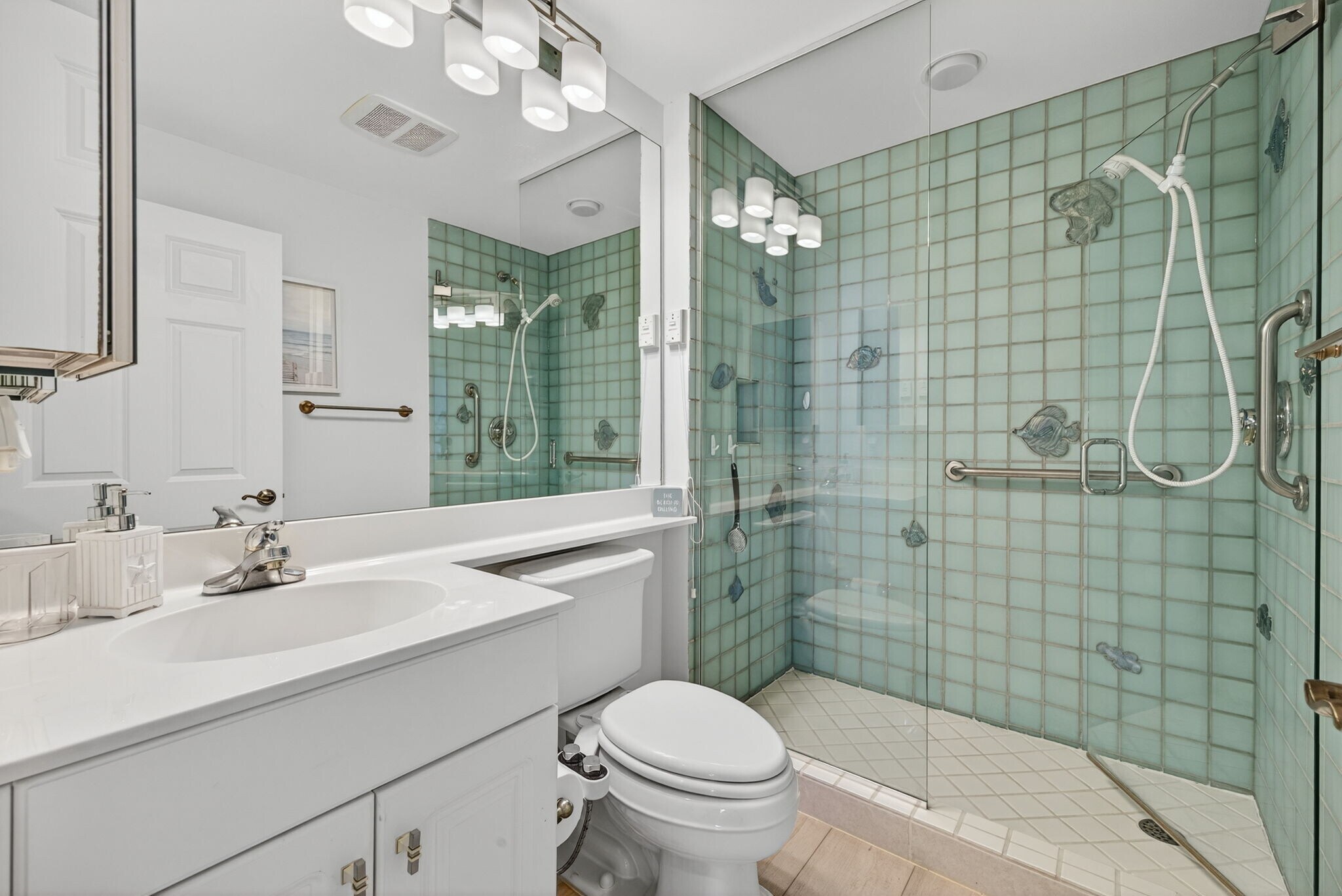 2nd bathroom - 1001 Arbor Lake Dr