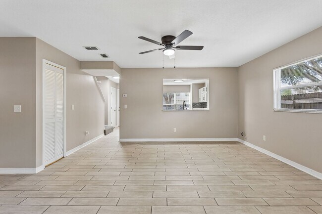 Building Photo - 477 Green Spring Cir