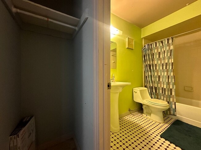 Building Photo - 12270 Fox Hound Ln