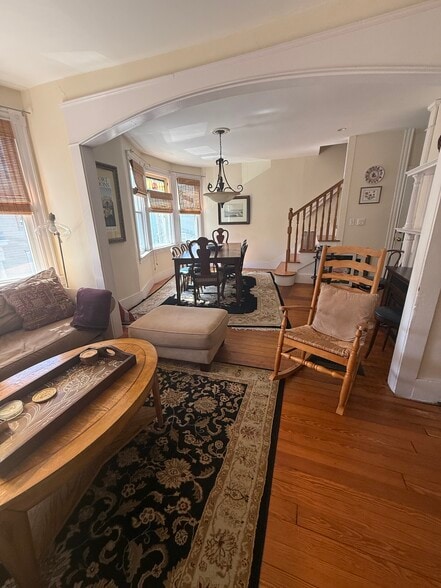 Open floor plan for living space/ dining room - 98 John St