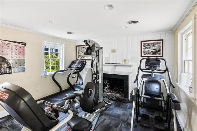 Building Photo - 27 W Lock Ln