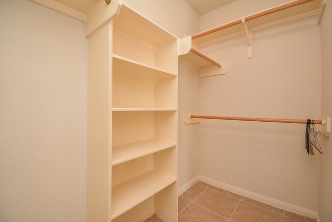 Building Photo - 6422 Alisa Ln