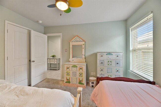 Building Photo - 12814 Pirate Bend Dr